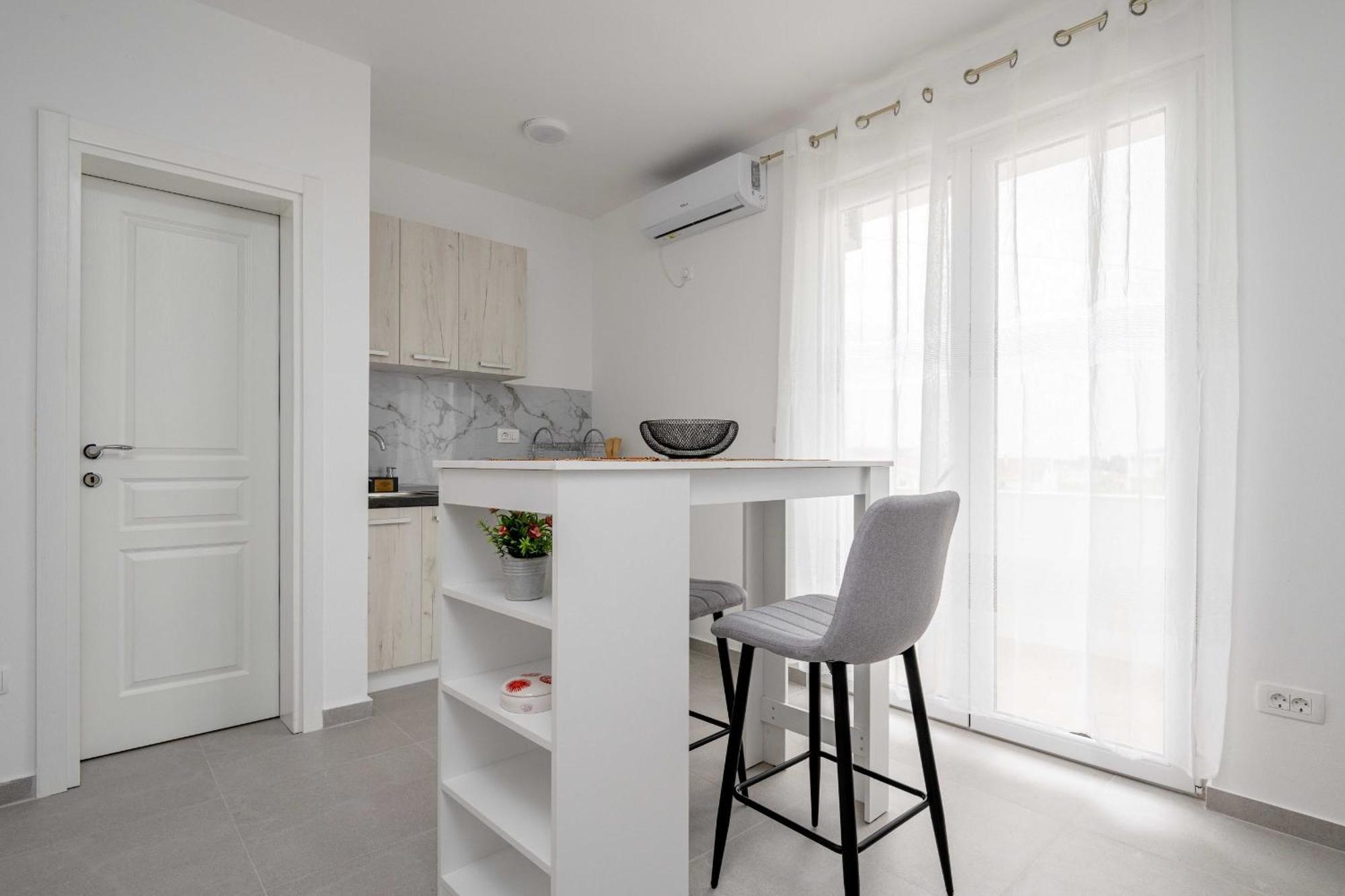 Apartments Milivojevic Bar Cameră foto